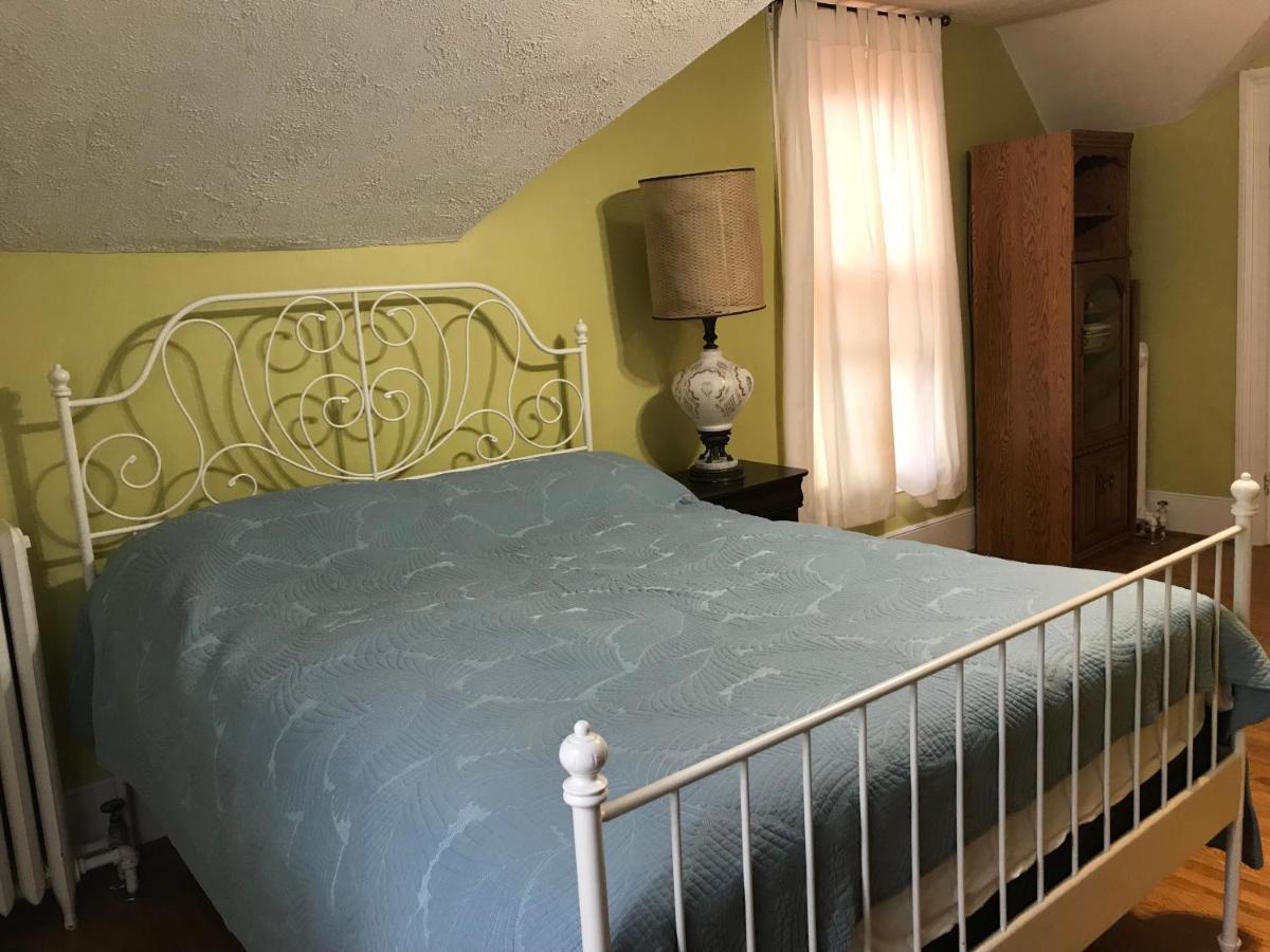 A In The White House Apartment Niagara Falls