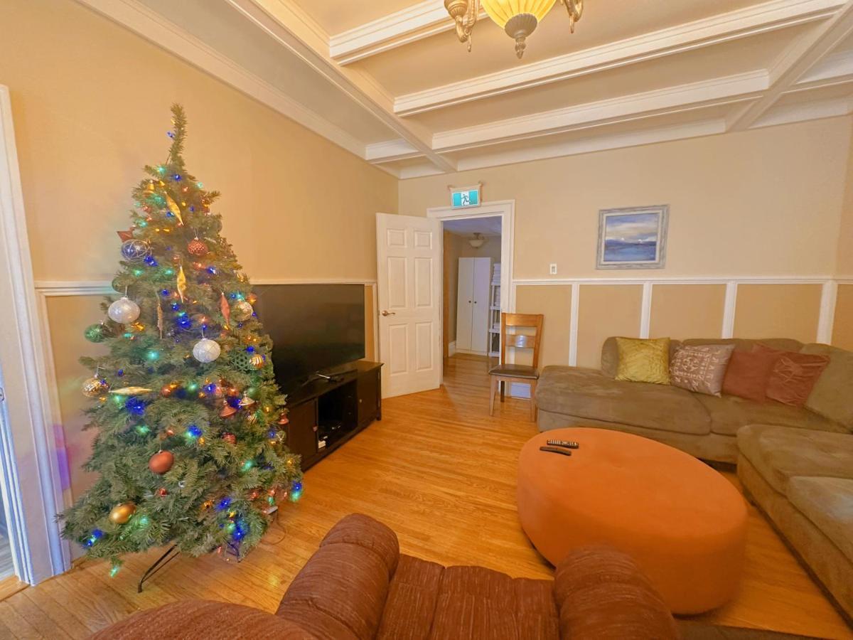 Apartment A In The White House *